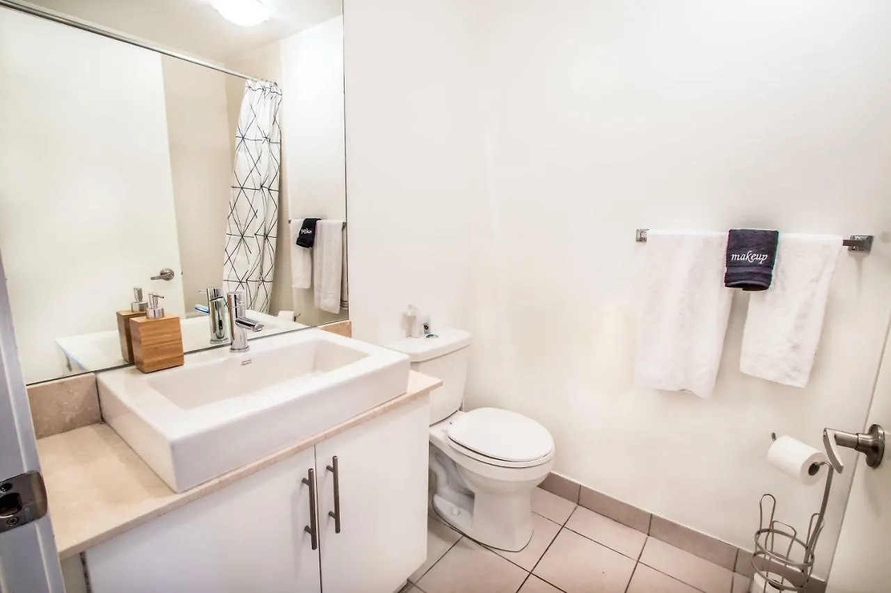Micasa Suites - Stylish Condo In Maple Leaf Square 토론토 캐나다